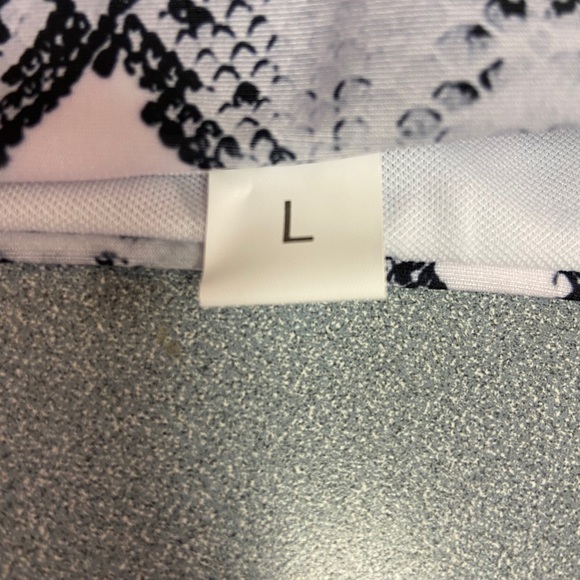 Bikini - Picture 3 of 6